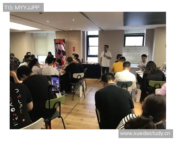 深圳足球队与杭州足球队赛后复盘团队协作的成功与不足分析